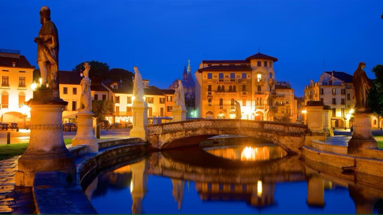 Officine Cavour Casa Dei Leoni Centro Storico Padova Apartment ภายนอก รูปภาพ